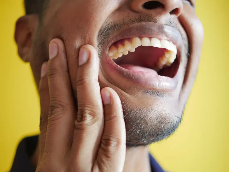 ¿Cómo saber si es una urgencia dental? Señales y qué hacer